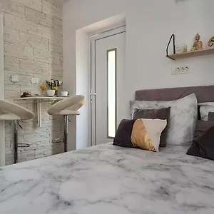 Studio Apartman Gržetić Šilo